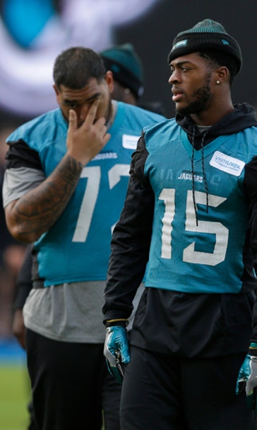 Jaguars looking to save season, coach with victory in London
